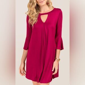 Francesca’s Alya raspberry burgundy keyhole pleated flowy dress size small